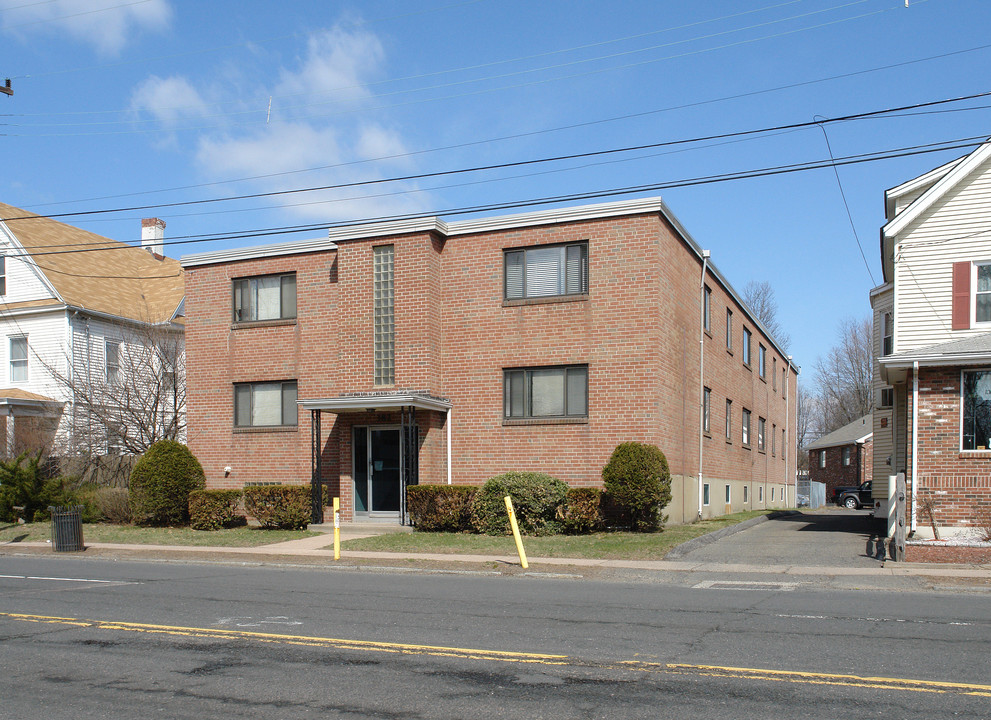 382 Burnside Ave in East Hartford, CT - Building Photo