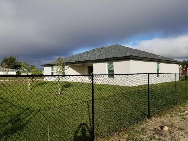 414 NW 23rd Terrace in Cape Coral, FL - Building Photo - Building Photo