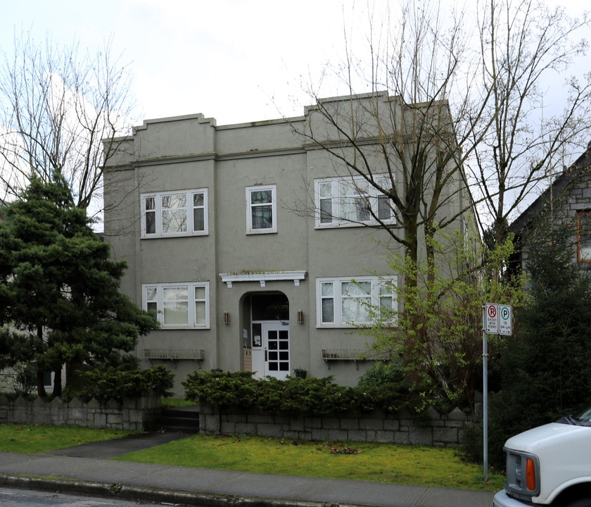 Rockcliffe in Vancouver, BC - Building Photo