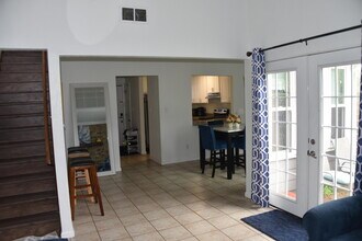 650 W Tharpe St in Tallahassee, FL - Building Photo - Building Photo