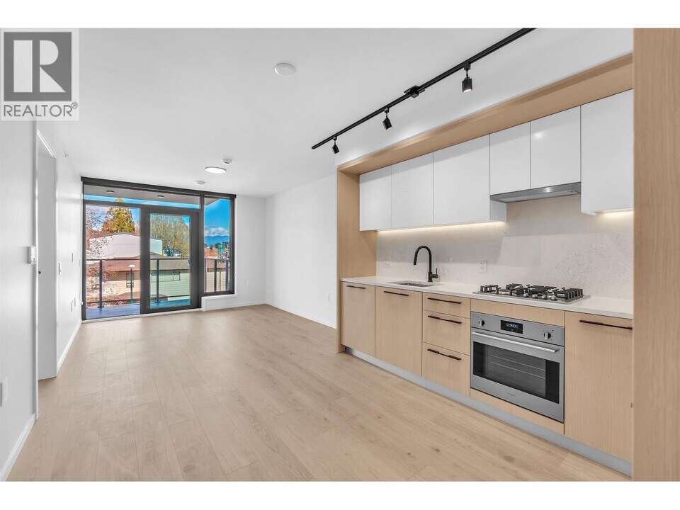 5189 Earles St in Vancouver, BC - Building Photo