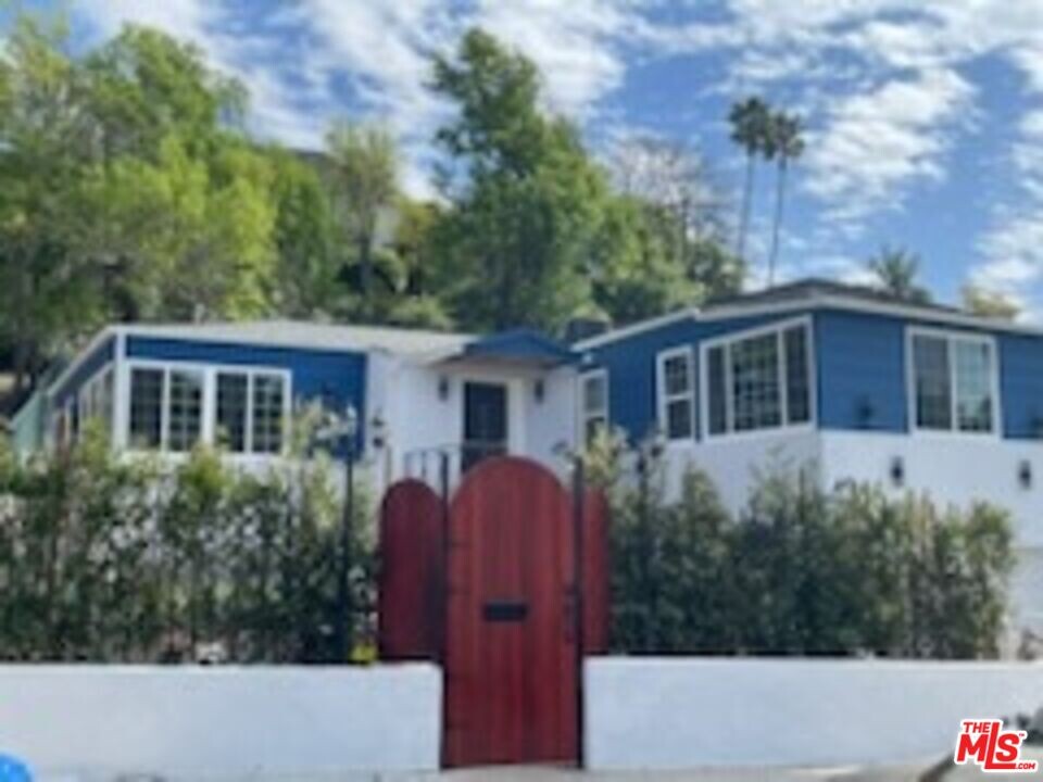 4246 Hazel Kirk Dr in Los Angeles, CA - Building Photo