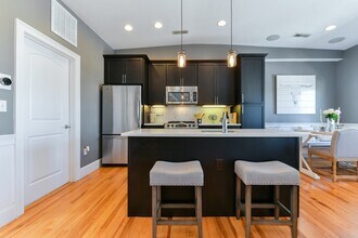 5 Grimes St, Unit 2 in Boston, MA - Building Photo - Building Photo