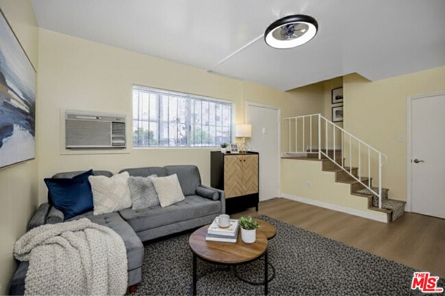 3620 S Budlong Ave in Los Angeles, CA - Building Photo - Building Photo