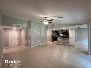 4625 Dragon St in North Port, FL - Building Photo - Building Photo
