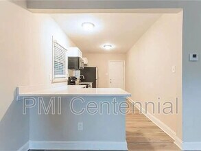 1760 Spring Ave in East Point, GA - Foto de edificio - Building Photo