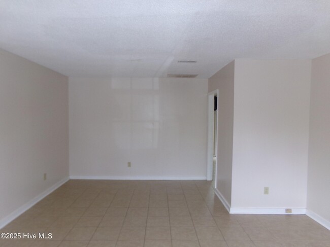 28 Donnell Ave in Havelock, NC - Foto de edificio - Building Photo