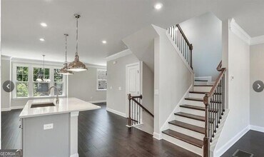 1323 Harris Way S in Brookhaven, GA - Building Photo - Building Photo