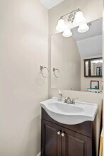 127 Birdseye View Dr, Unit B in Ithaca, NY - Building Photo - Building Photo