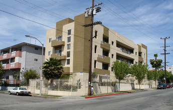 868 S Kingsley Dr in Los Angeles, CA - Building Photo - Building Photo