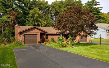 24 Thimbleberry Rd in Ballston Spa, NY - Building Photo - Building Photo