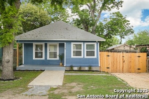 118 Aganier Ave in San Antonio, TX - Building Photo - Building Photo