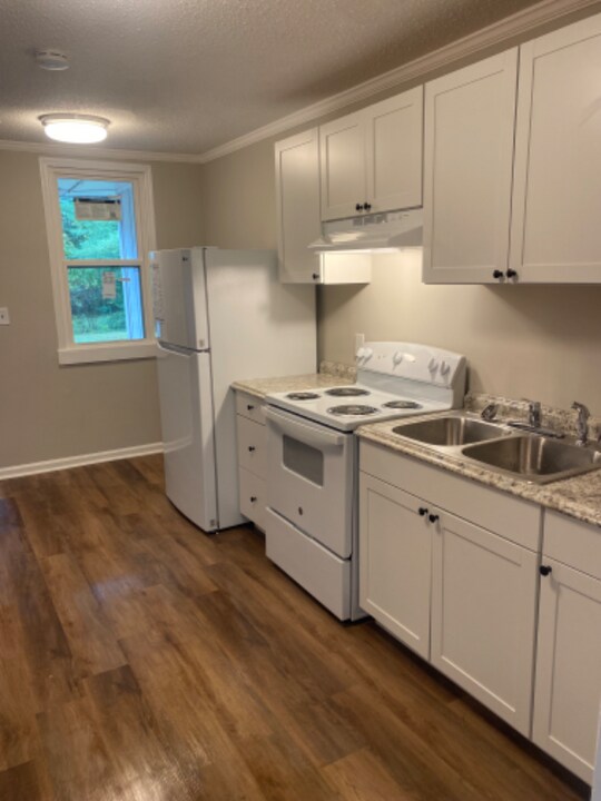 3950 S Dixie Rd-Unit -3 in Dalton, GA - Building Photo
