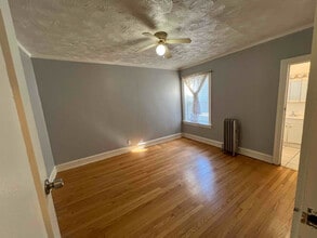 7931 S Manistee Ave, Unit 2N in Chicago, IL - Building Photo - Building Photo