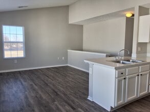 Reserve at Easton in Columbus, OH - Building Photo - Building Photo
