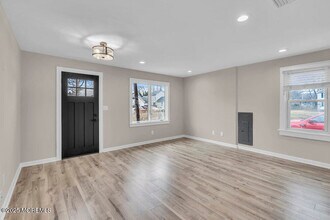 541 Ocean Blvd in Leonardo, NJ - Building Photo - Building Photo