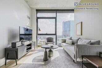 225 N Elizabeth St in Chicago, IL - Building Photo - Building Photo