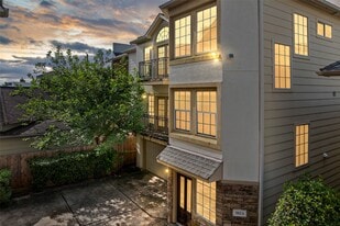 5811 Washington Ave in Houston, TX - Building Photo