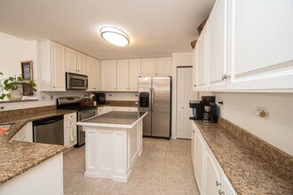 1200 Georgetown Way in Vernon Hills, IL - Building Photo - Building Photo