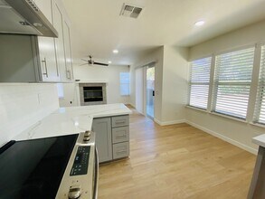 9235 Thoroughbred Way in Elk Grove, CA - Building Photo - Building Photo