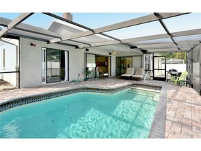 5325 Fox Run Way in Sarasota, FL - Building Photo - Building Photo