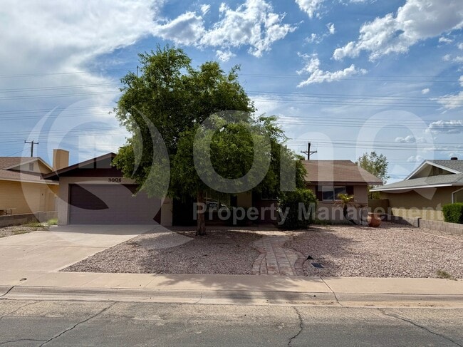 property at 3006 S Dromedary Dr