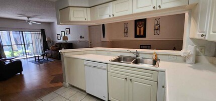 3022 Alcazar Plz, Unit 103 in Palm Beach Gardens, FL - Building Photo - Building Photo