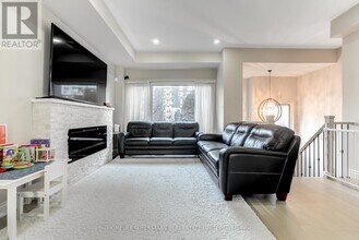 29 Pony Farm Dr in Toronto, ON - Building Photo - Building Photo