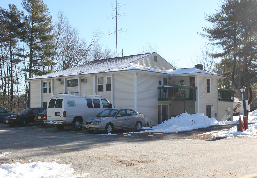 Mill Hollow Apartments in Belchertown, MA - Foto de edificio