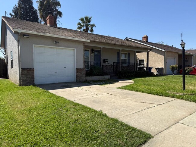 property at 1314 W 22nd St