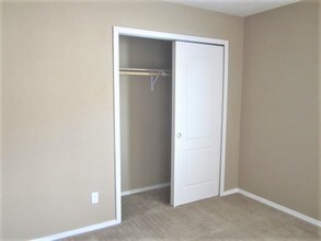 946 Spring Valley Rd NE in Rio Rancho, NM - Foto de edificio - Building Photo