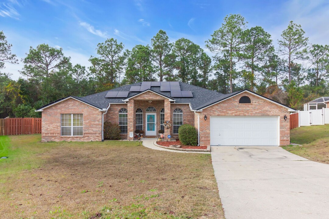 444 Christopher Dr in Crestview, FL - Building Photo