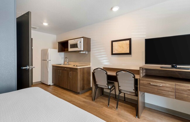 Furnished Studio in Matthews, NC - Foto de edificio - Building Photo