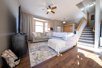 20647 Hampshire Way in Lakeville, MN - Building Photo - Building Photo