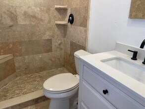 221 SE 1st Ave in Boynton Beach, FL - Building Photo - Building Photo