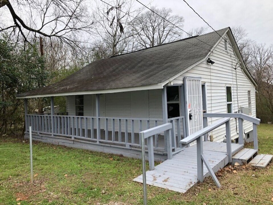 3230 Arlington Ave in Bessemer, AL - Building Photo