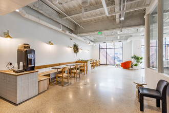 Mulberry Lofts in Pittsburgh, PA - Foto de edificio - Lobby