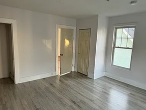 164 Myrtle Ave, Unit 2 in Fitchburg, MA - Building Photo - Building Photo