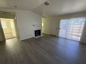 275 N Lamb Blvd in Las Vegas, NV - Building Photo - Building Photo