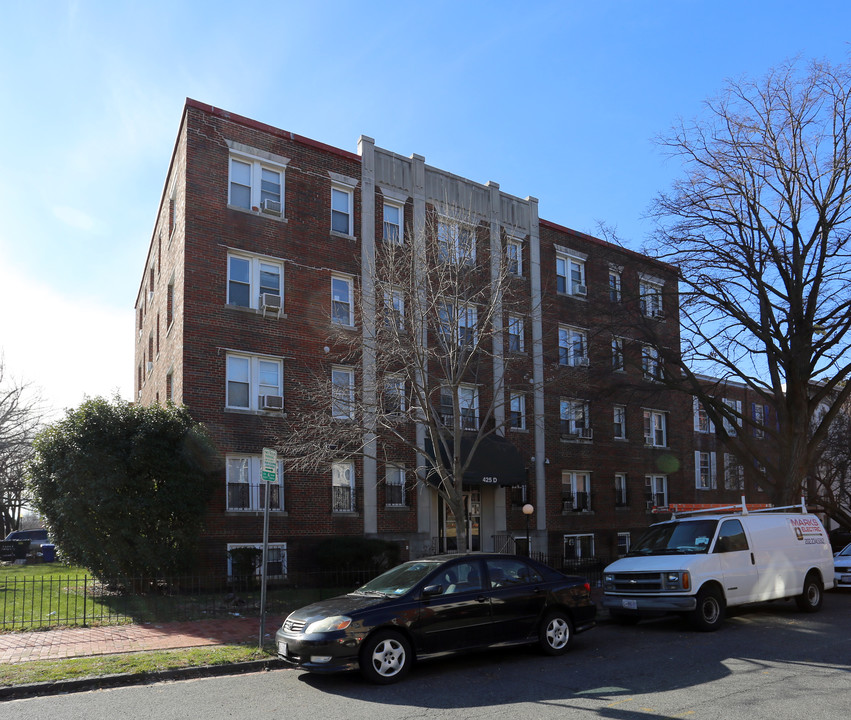 425 D St. S.E. in Washington, DC - Building Photo