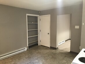 102 Main St, Unit Rear in Johnstown, PA - Building Photo - Building Photo