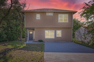 11007 Elm St in Jonestown, TX - Building Photo - Building Photo