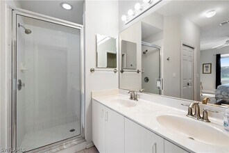 2290 Carrington Ct in Naples, FL - Building Photo - Building Photo