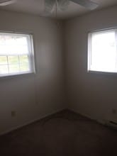 816 Cain St, Unit Apartment in East Liverpool, OH - Building Photo - Building Photo