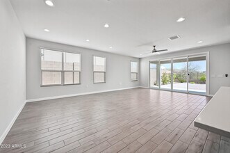2111 E Questa Dr in Phoenix, AZ - Building Photo - Building Photo