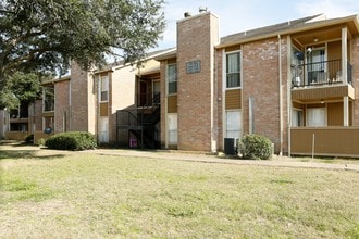 Villa Adora Apartments in Houston, TX - Foto de edificio - Building Photo