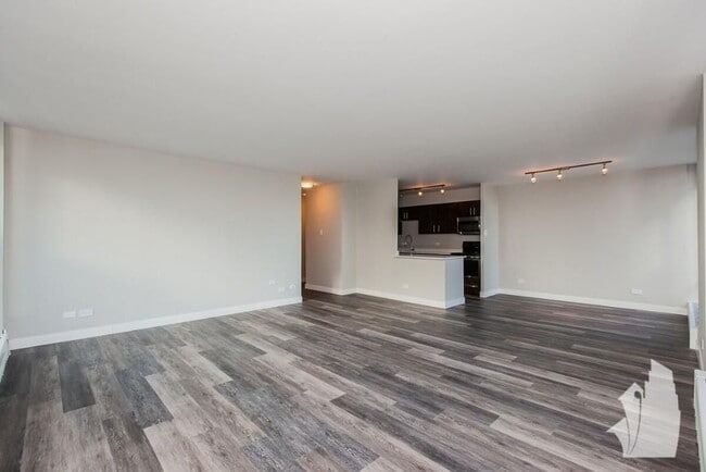 5600 N Sheridan Rd in Chicago, IL - Building Photo - Building Photo