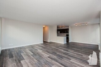 5600 N Sheridan Rd in Chicago, IL - Building Photo - Building Photo