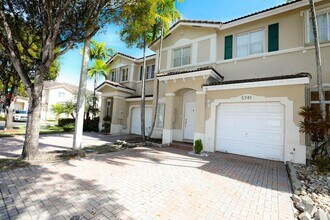 5741 NW 112th Ct in Doral, FL - Building Photo - Building Photo