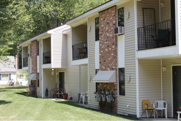 Croswell Manor in Croswell, MI - Building Photo